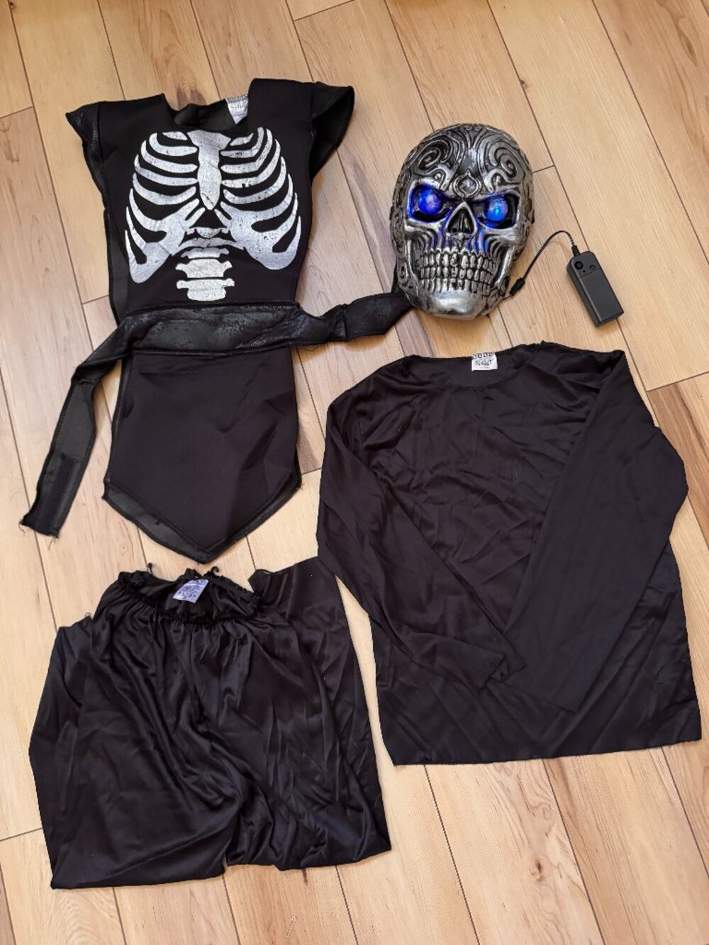 Spirit Halloween Child Light-Up Skeleton Ninja Costume Small 4-6
